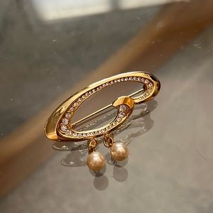 Vintage Golden Brooch with pearls